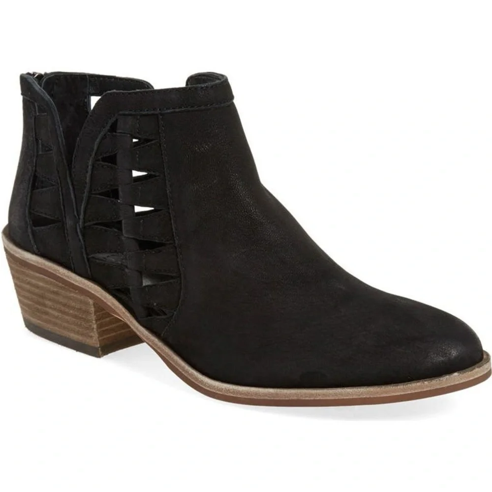 Women's Black Ankle Boots - Picture 1 of 10